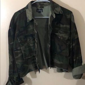 Cute camo cropped jacket